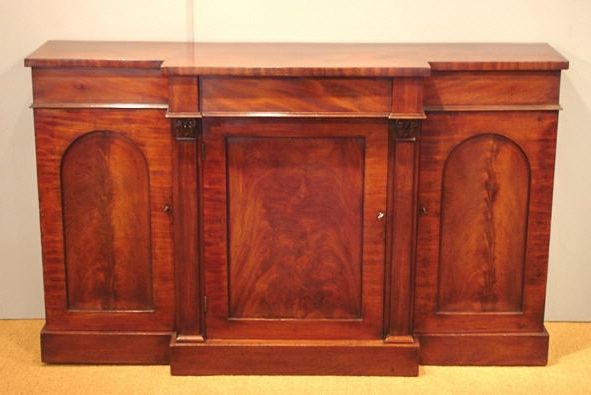 Antique Breakfront Side Cabinet / Victorian Mahogany Breakfront With Preferred Victorian Mahogany Breakfront Wardrobes (View 7 of 15)