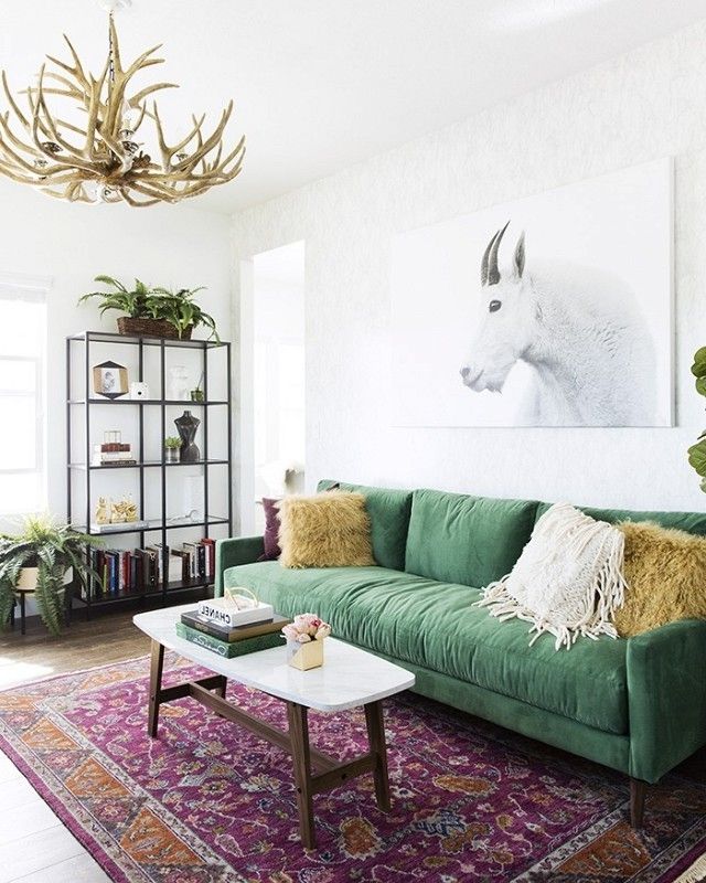 30+ Lush Green Velvet Sofas In Cozy Living Rooms Pertaining To Well Known Green Sofa Chairs (View 7 of 10)