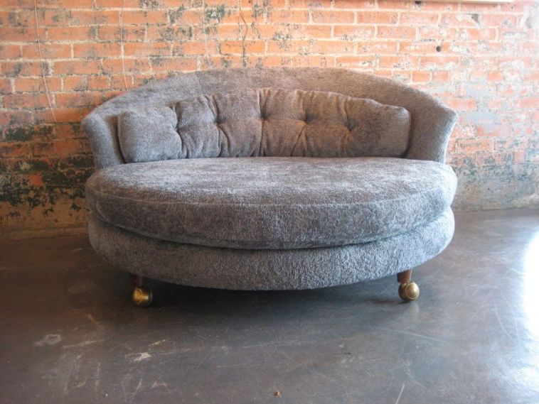 Current Round Chaise Lounges For Furniture Large Round Chaise Lounge With Tufted Back And Wooden (View 2 of 15)