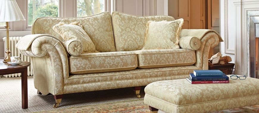 Preferred Traditional Sofas (Photo 1 of 10)