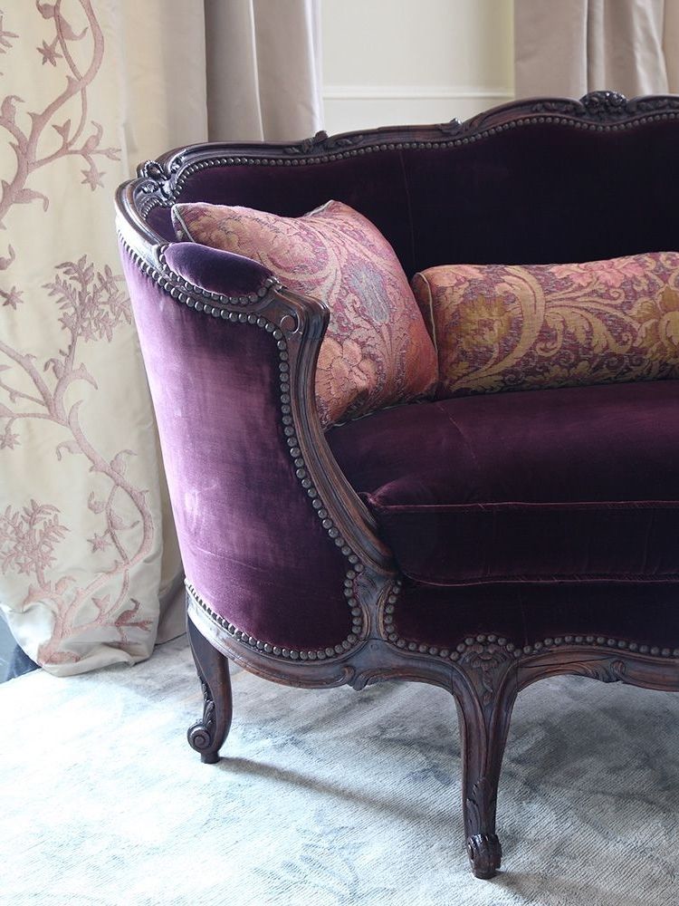 Velvet Purple Sofas With Newest 12 Royally Purple Velvet Sofas For The Living Room (View 7 of 10)
