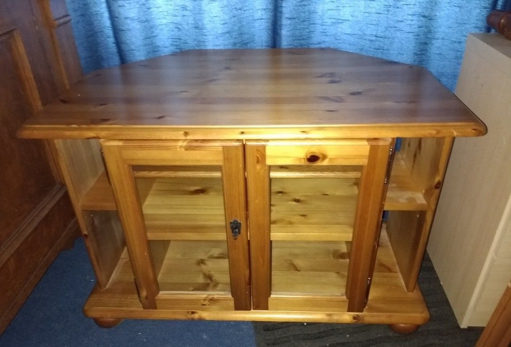 Well Liked Pine Corner Tv Stand / Unit – With Key (View 18 of 20)