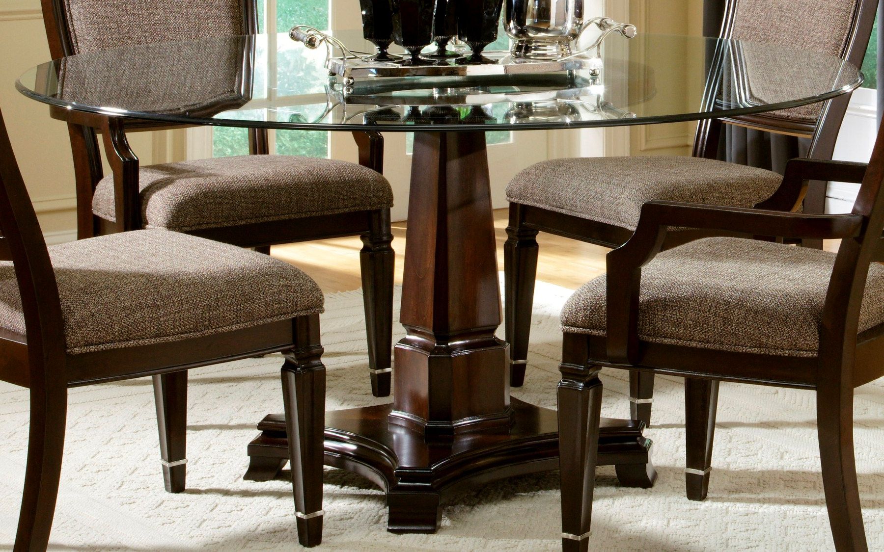 Homesfeed With Regard To Most Popular Round Dining Tables With Glass Top (View 26 of 30)