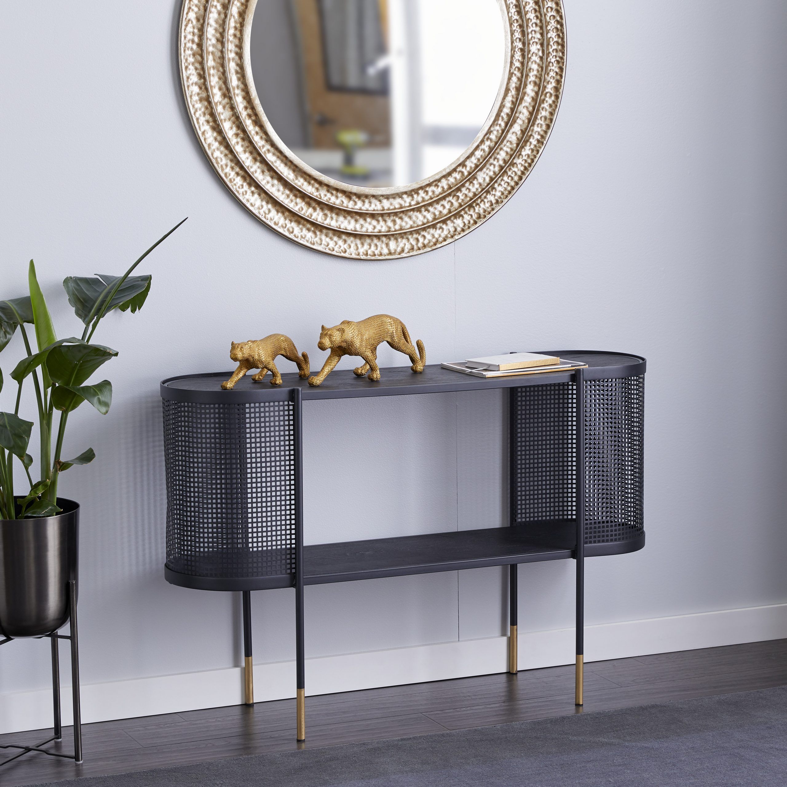 2019 1 Shelf Square Console Tables In Decmode Oval Black Metal Wrapped Console Table With Open (View 3 of 10)