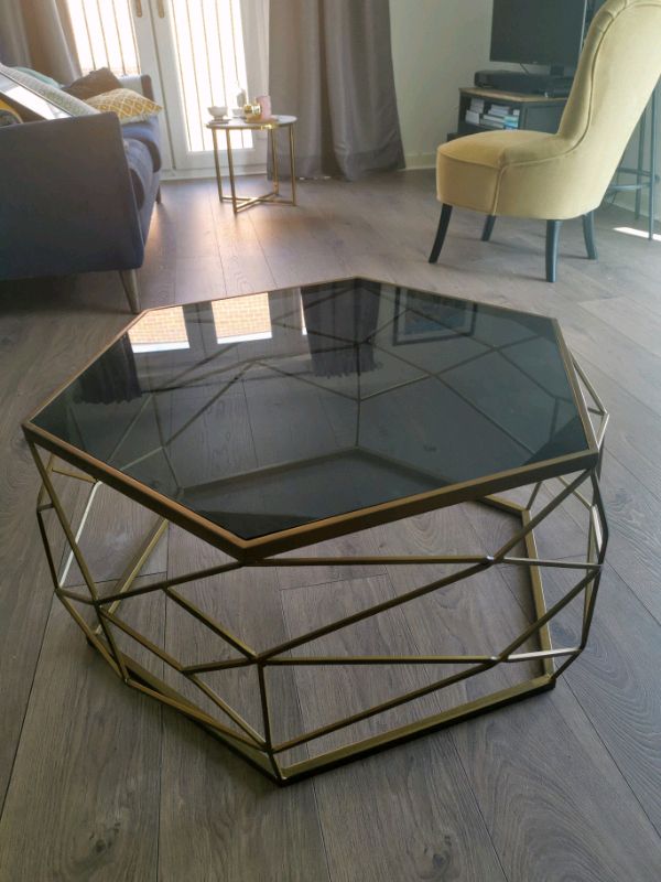 Fashionable Glass Top Geometric Coffee Table (View 10 of 10)