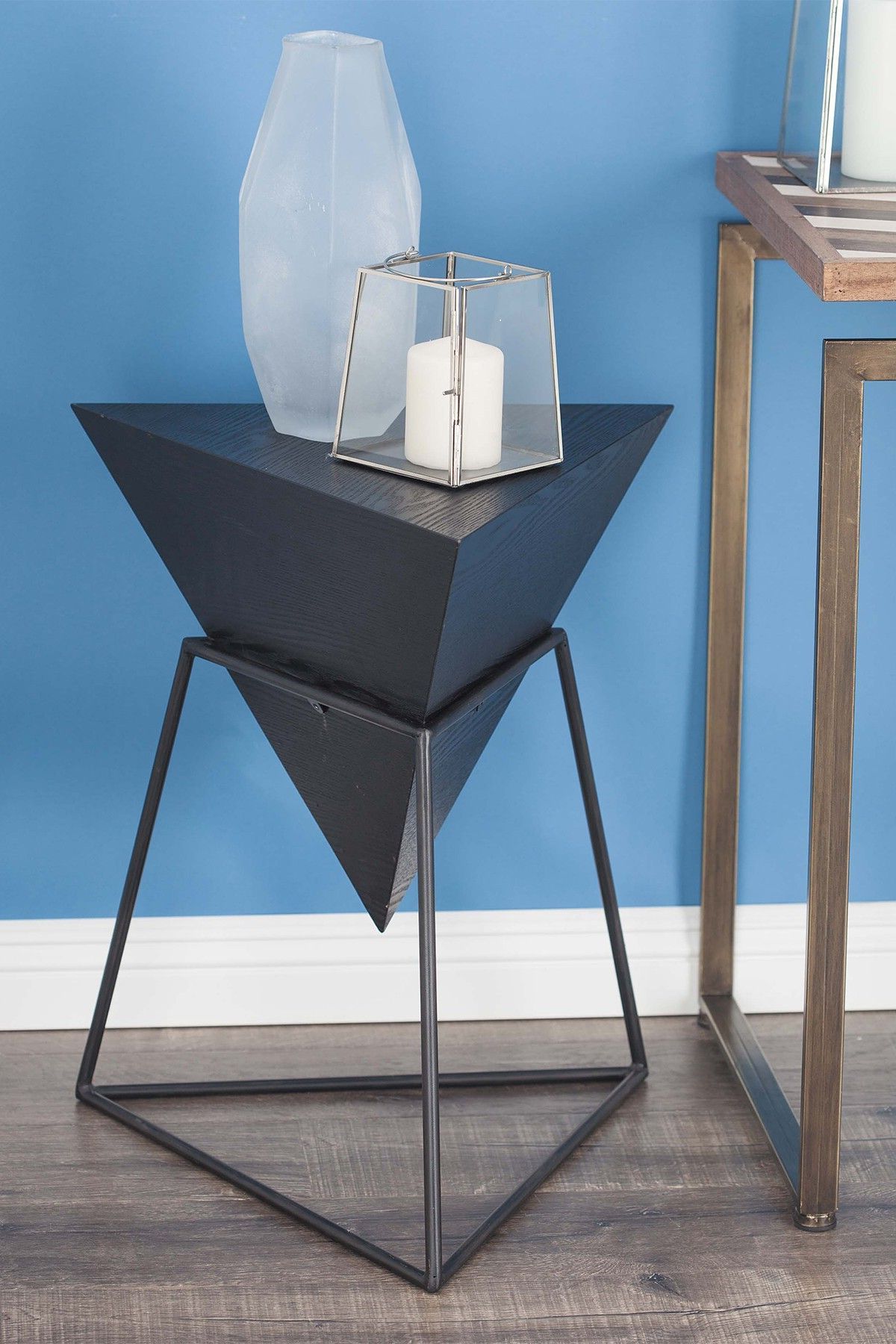 Triangle End Table Within Fashionable Triangular Console Tables (View 10 of 10)
