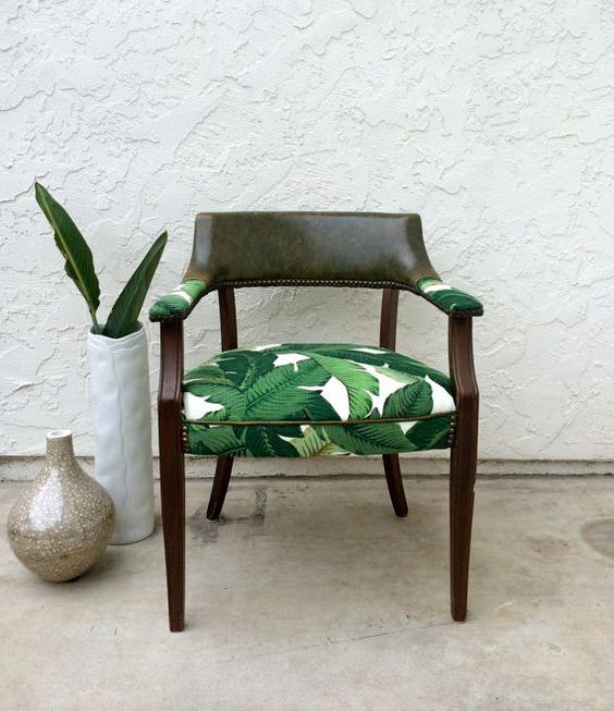 30 Stylish And Timeless Tropical Leaf Décor Ideas – Digsdigs Regarding Most Popular Gray And Natural Banana Leaf Accent Stools (View 10 of 10)