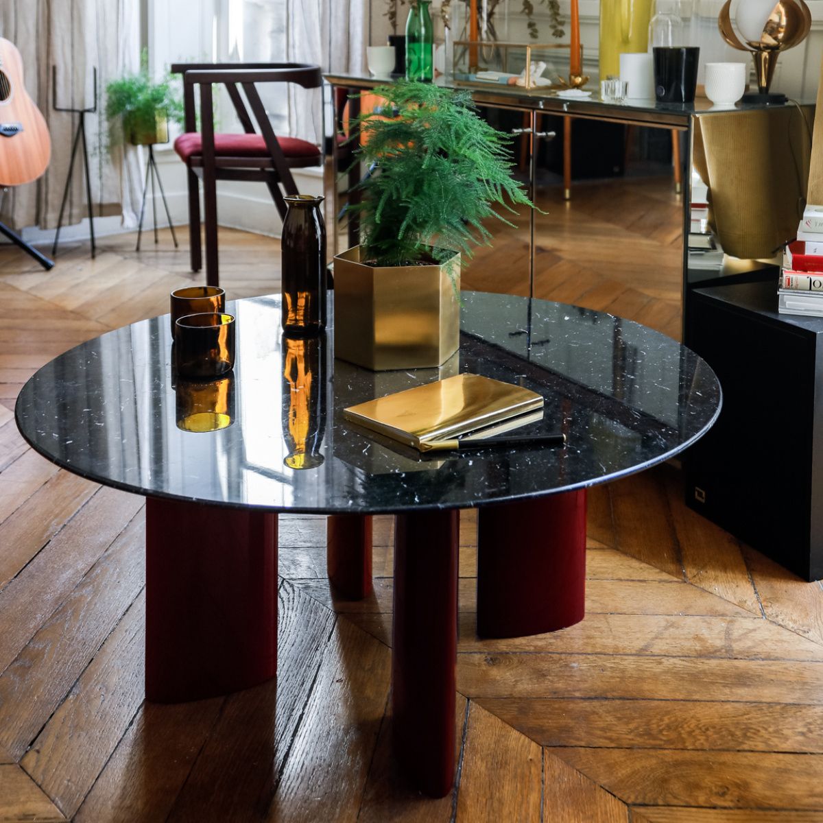 Full Black Round Coffee Tables Pertaining To Well Known Carlotta Round Coffee Table, Black Marble Top And Burgundy Legs (View 6 of 10)