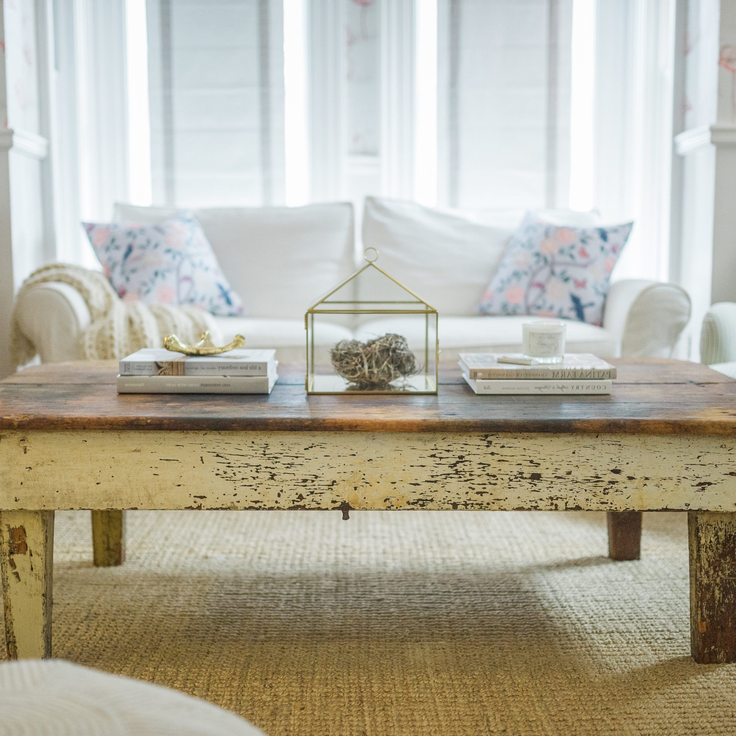 Living Room Farmhouse Coffee Tables With Regard To Most Up To Date Diy Farmhouse Coffee Table – The Leslie Style (View 8 of 10)
